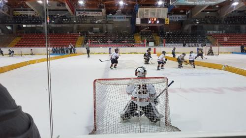 #icehockey #hockey #hockeylife #hockeyplayer #hockeygame #goalie #eishockey #ice #hockeylove #hockeygoalie #puck #schrabmayr