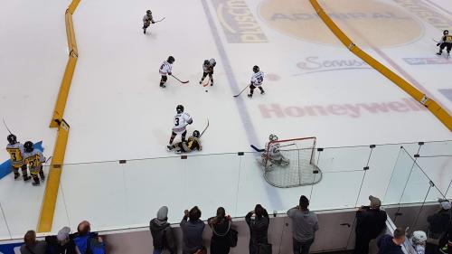 #icehockey #hockey #hockeylife #hockeyplayer #hockeygame #goalie #eishockey #ice #hockeylove #hockeygoalie #puck #schrabmayr