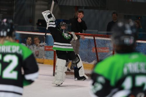 #icehockey #hockey #hockeylife #hockeyplayer #hockeygame #goalie #eishockey #ice #hockeylove #hockeygoalie #puck #schrabmayr