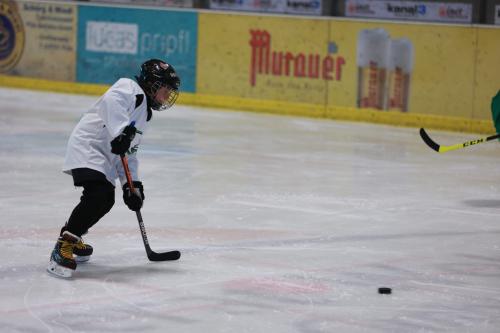 #icehockey #hockey #hockeylife #hockeyplayer #hockeygame #goalie #eishockey #ice #hockeylove #hockeygoalie #puck #schrabmayr