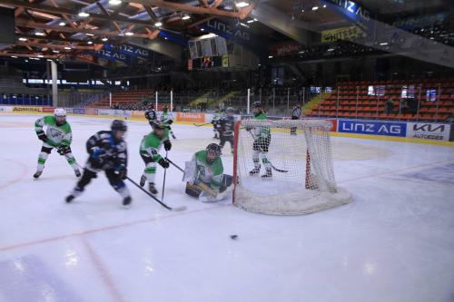 #icehockey #hockey #hockeylife #hockeyplayer #hockeygame #goalie #eishockey #ice #hockeylove #hockeygoalie #puck #schrabmayr