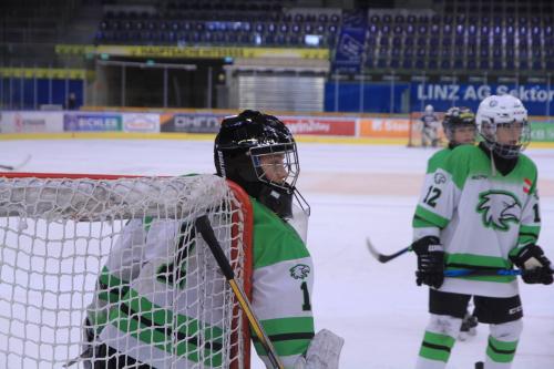 #icehockey #hockey #hockeylife #hockeyplayer #hockeygame #goalie #eishockey #ice #hockeylove #hockeygoalie #puck #schrabmayr